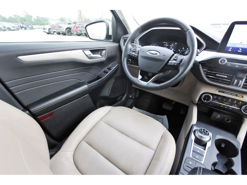 Certified 2022 Ford Escape SEL FWD image 10