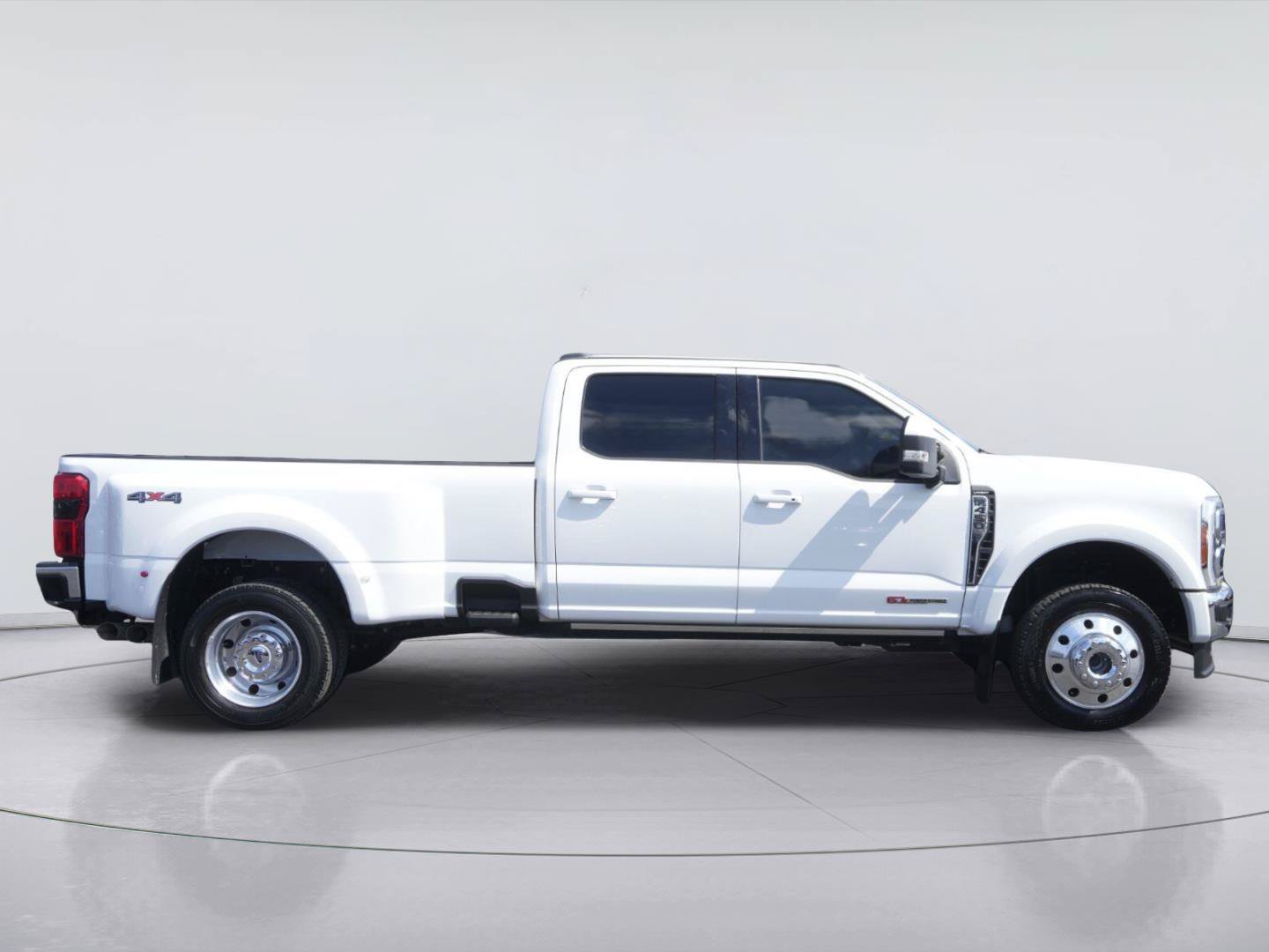 Certified 2023 Ford F450 Lariat w/ Camper Package AWD/4WD image 5