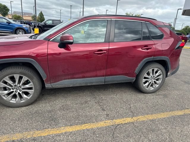 Used 2020 Toyota RAV4 XLE Premium AWD/4WD image 5
