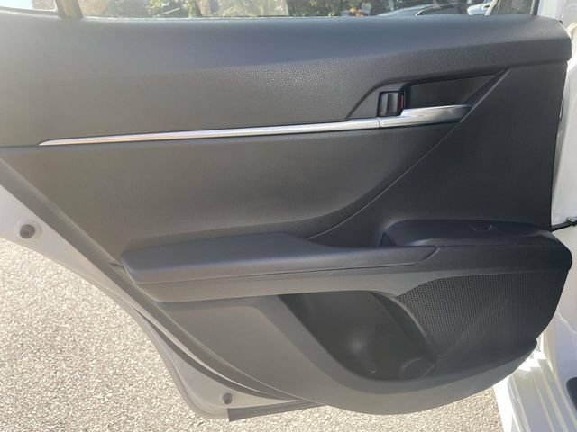 Used 2021 Toyota Camry SE FWD image 14