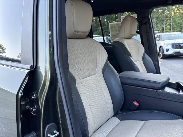 Used 2024 Lexus GX 550 AWD/4WD image 25