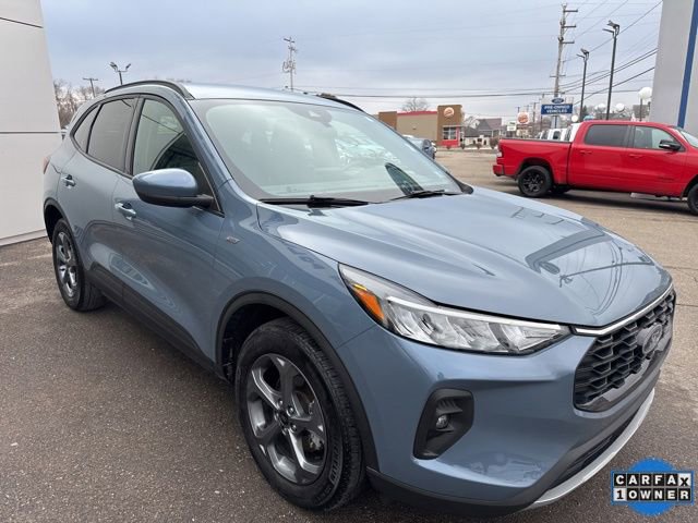 Certified 2025 Ford Escape ST-Line Select AWD/4WD image 4