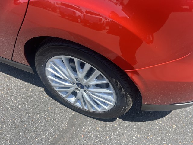 Certified 2018 Ford Focus Titanium FWD image 8