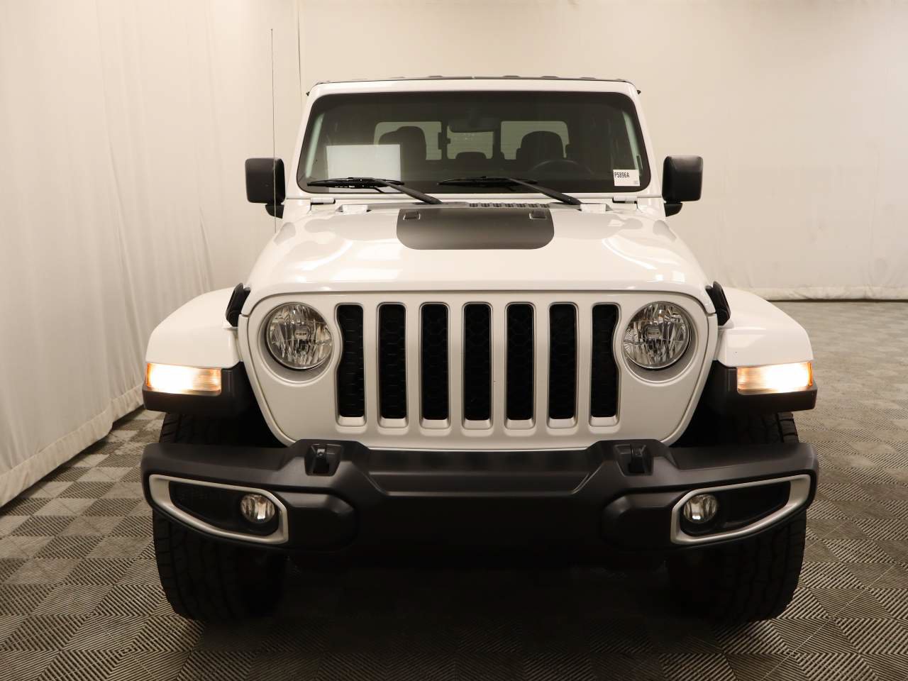 Used 2022 Jeep Gladiator Overland AWD/4WD image 4