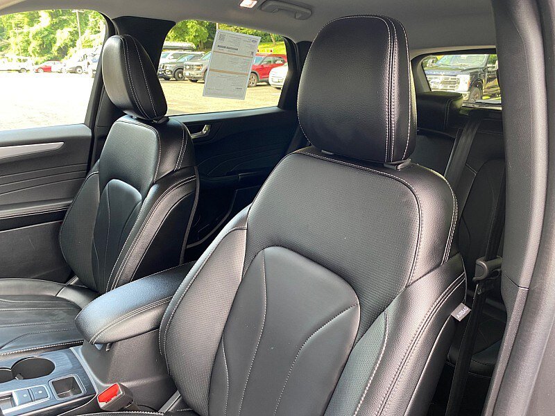 Certified 2025 Ford Escape Platinum w/ Premium Technology Package AWD/4WD image 25