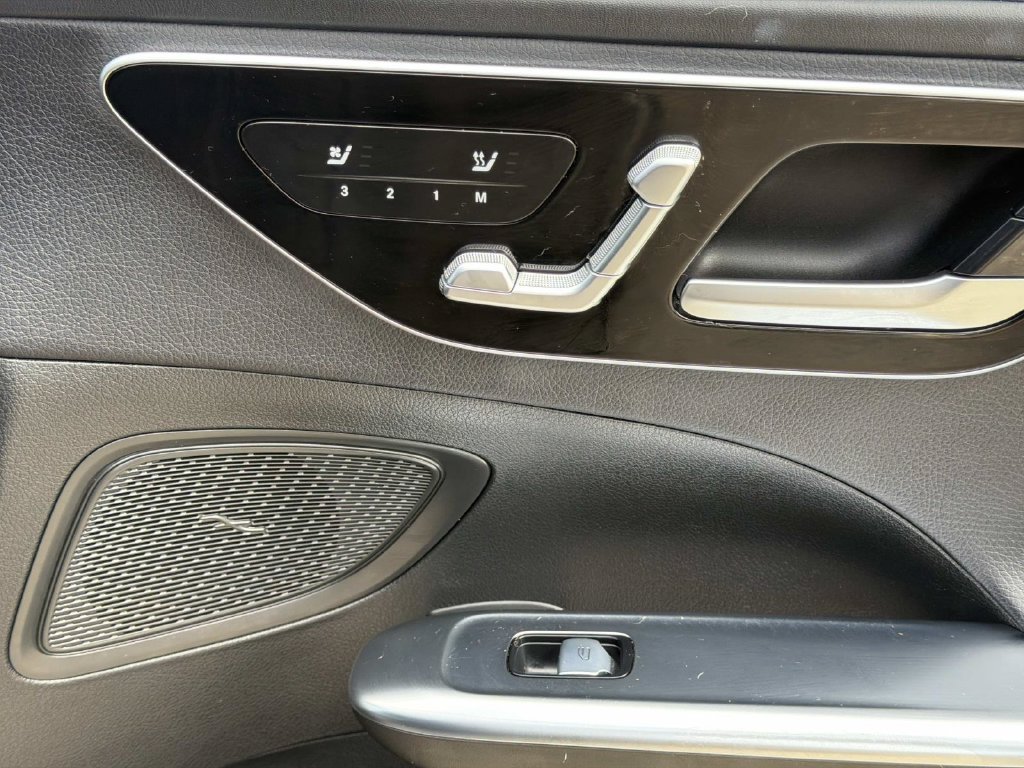 Used 2022 Mercedes-Benz C 300 Sedan image 17