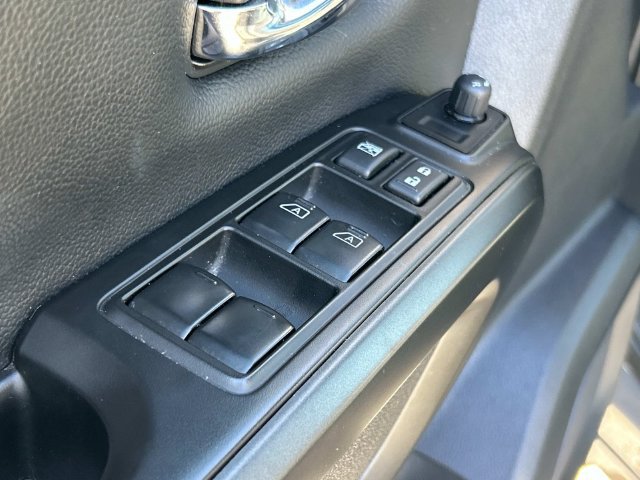 Used 2023 Nissan Titan PRO-4X w/ Pro-4x Convenience Package AWD/4WD image 29