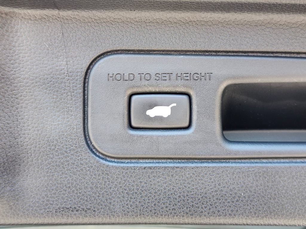 Used 2025 Honda Pilot TrailSport image 34