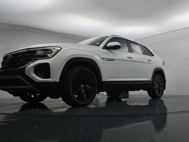 Used 2024 Volkswagen Atlas Cross Sport SE AWD/4WD image 29