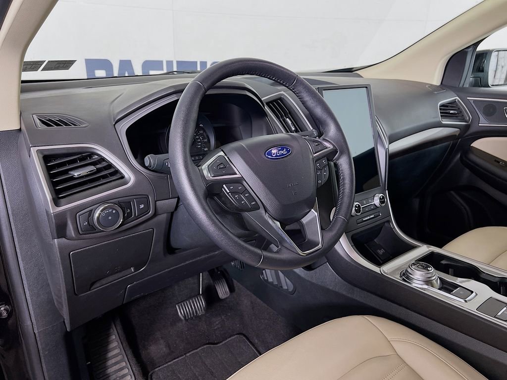 Certified 2024 Ford Edge SEL AWD/4WD image 11