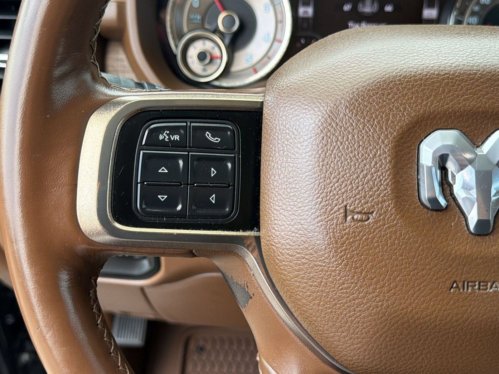 Used 2022 RAM 2500 Limited AWD/4WD image 17