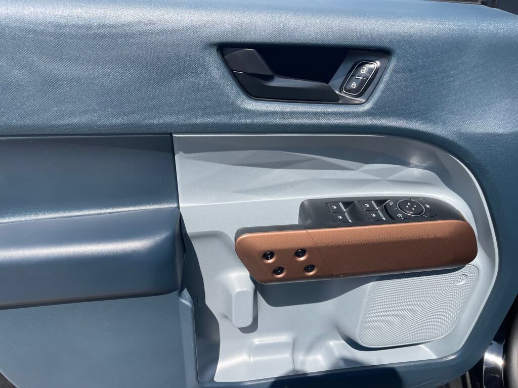 Certified 2022 Ford Maverick Lariat FWD image 8