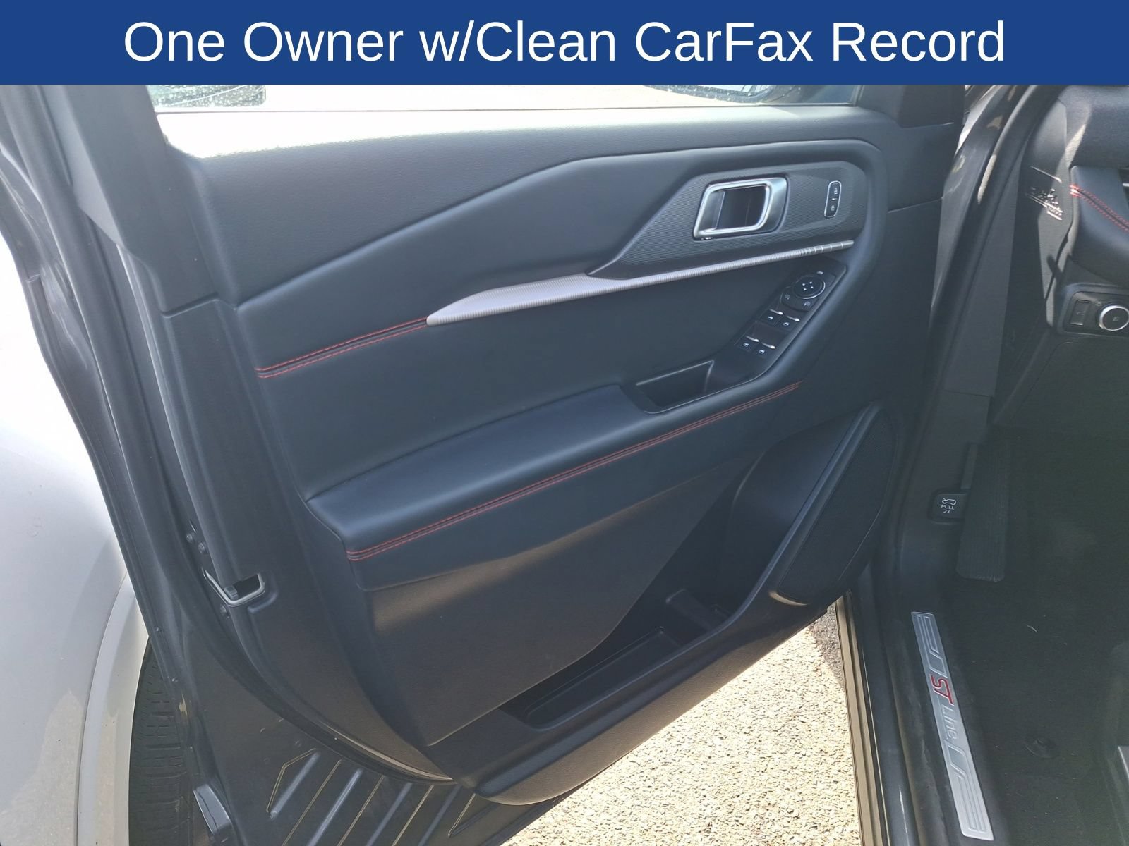 Certified 2025 Ford Explorer ST-Line AWD/4WD image 15