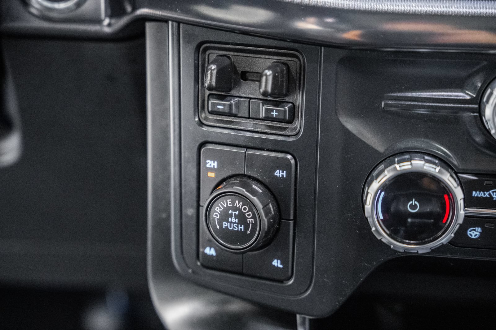 Certified 2025 Ford F150 Raptor AWD/4WD image 33