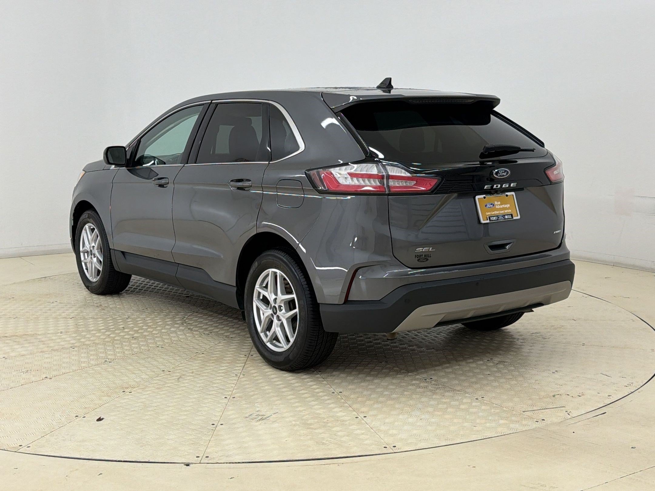 Certified 2024 Ford Edge SEL AWD/4WD image 3