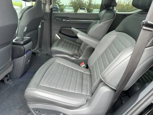 Used 2024 Kia EV9 Land AWD/4WD image 16