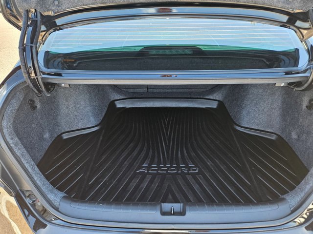 Used 2021 Honda Accord Touring image 6