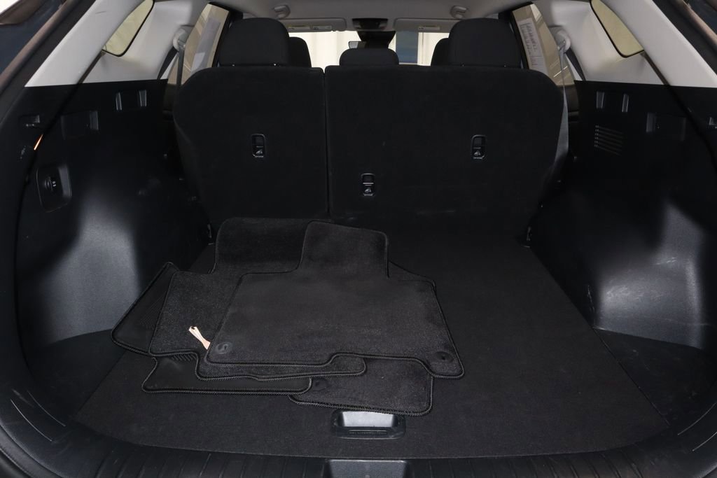 Used 2025 Kia Sportage LX AWD/4WD image 17