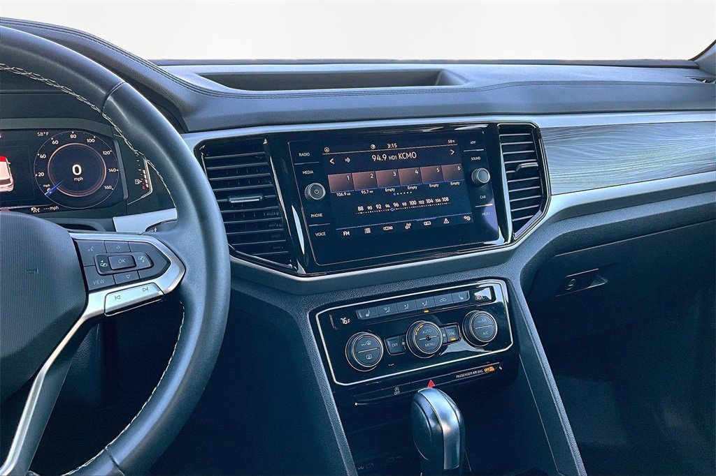 Used 2023 Volkswagen Atlas Cross Sport SE w/ Panoramic Sunroof Package image 8