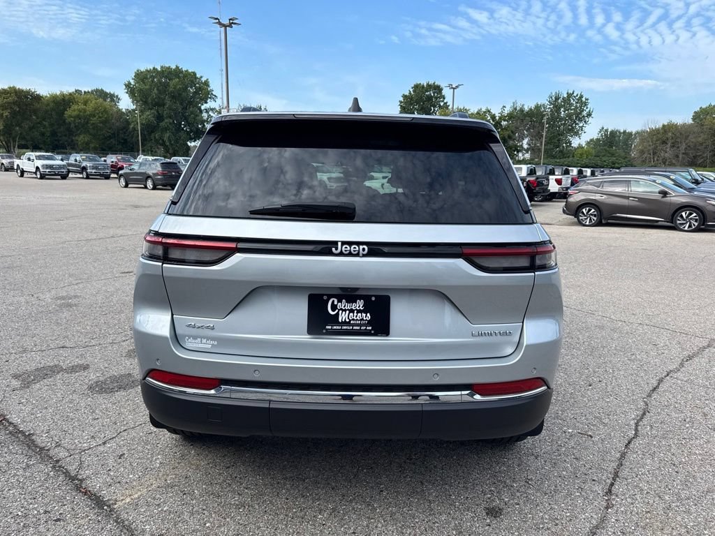 Used 2025 Jeep Grand Cherokee Limited w/ MOPAR Finishing Package AWD/4WD image 4