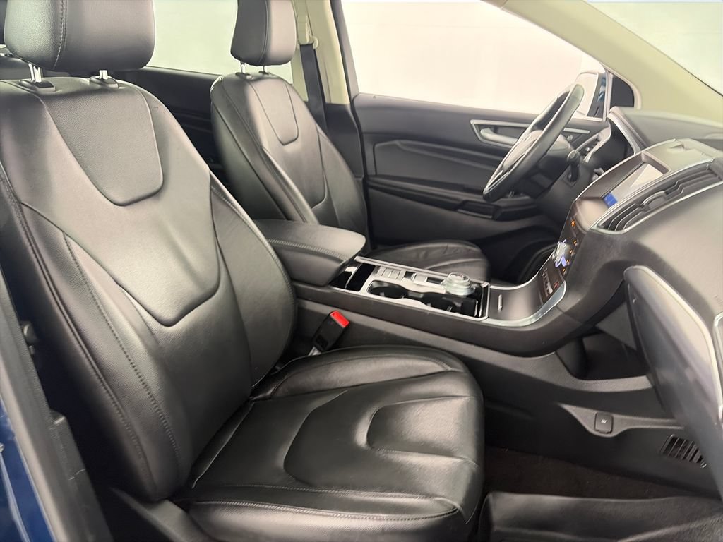 Certified 2020 Ford Edge Titanium AWD/4WD image 31