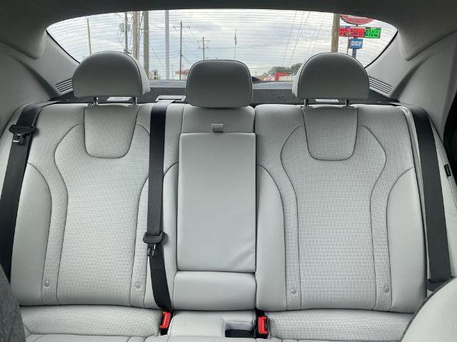 Used 2025 Hyundai Elantra Limited w/ Cargo Package image 25