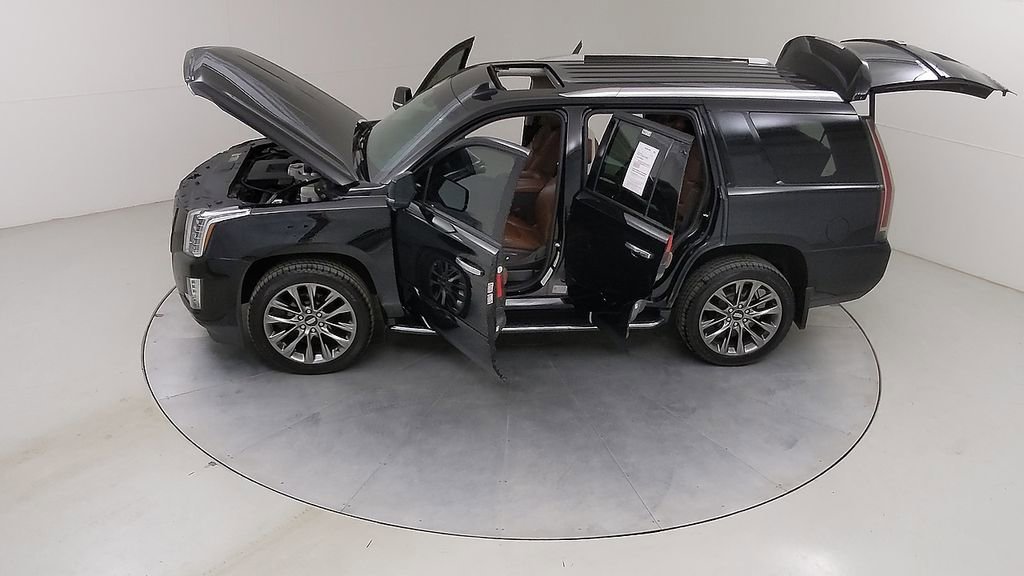 Used 2019 Cadillac Escalade Premium Luxury w/ Escalade Sport Edition AWD/4WD image 57