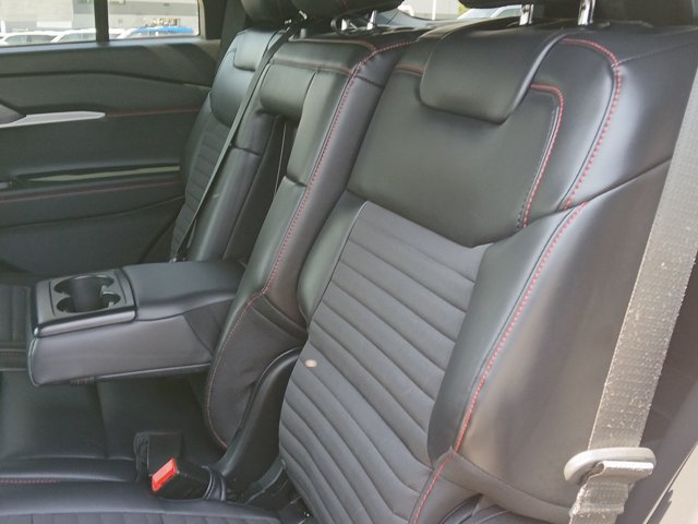 Certified 2025 Ford Explorer ST-Line w/ Premium Package AWD/4WD image 24