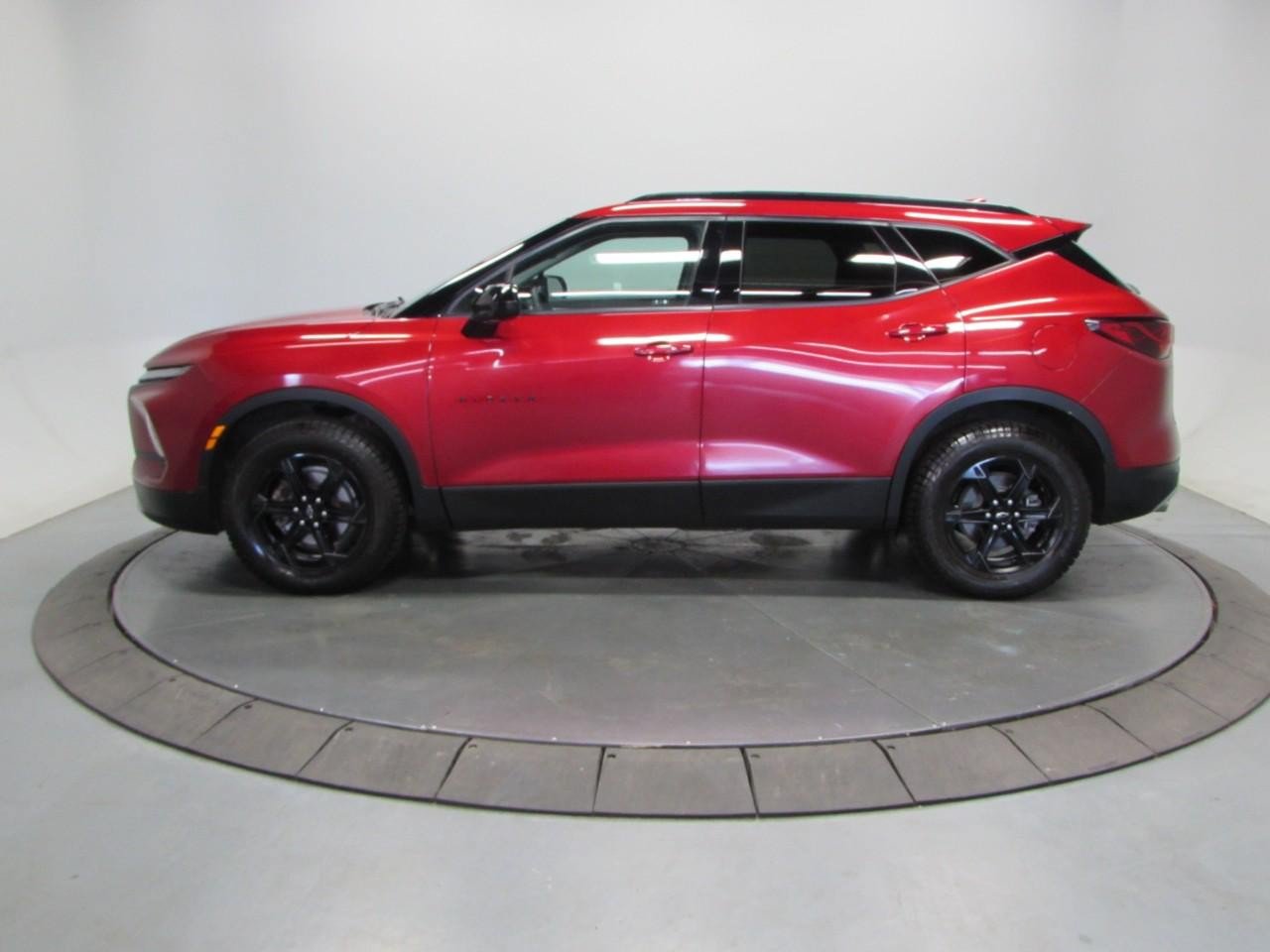 Used 2023 Chevrolet Blazer LT w/ Convenience Package AWD/4WD image 4