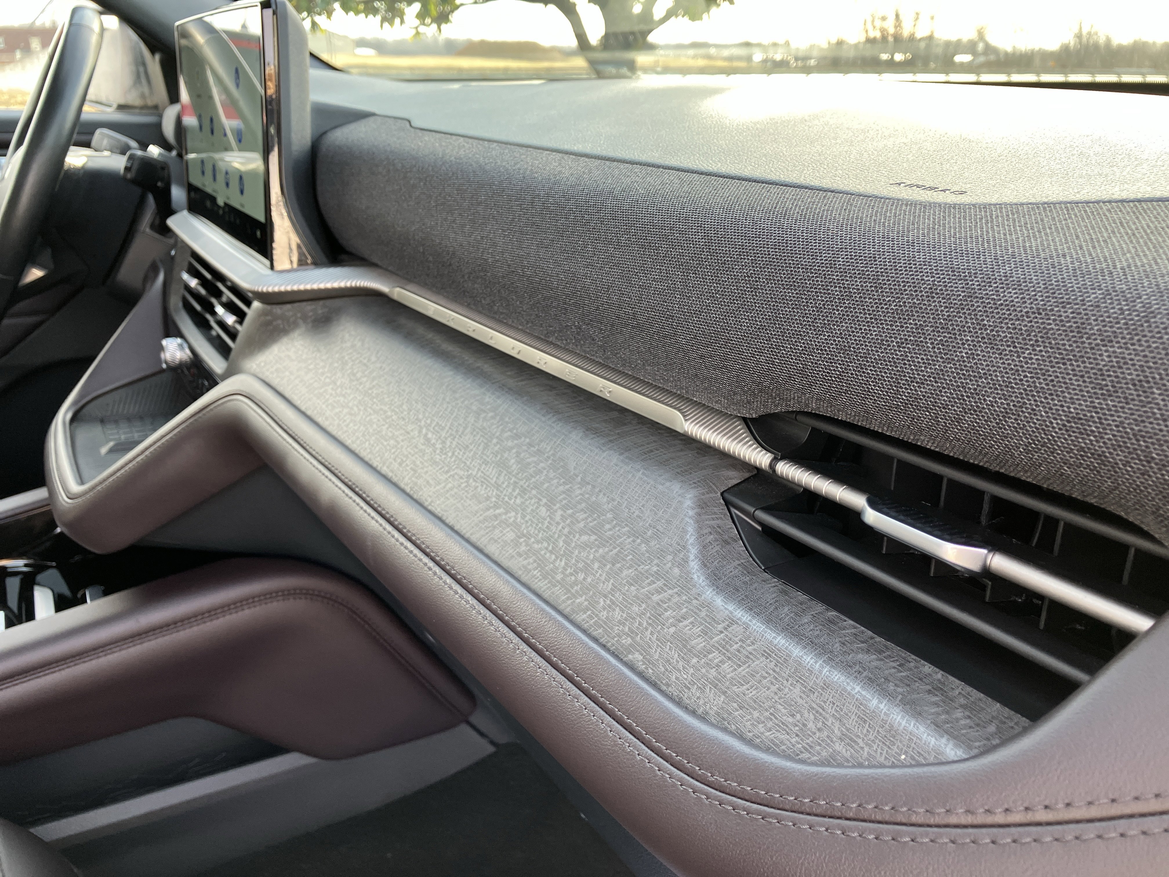 Certified 2025 Ford Explorer Platinum w/ LUX Leather Package image 28