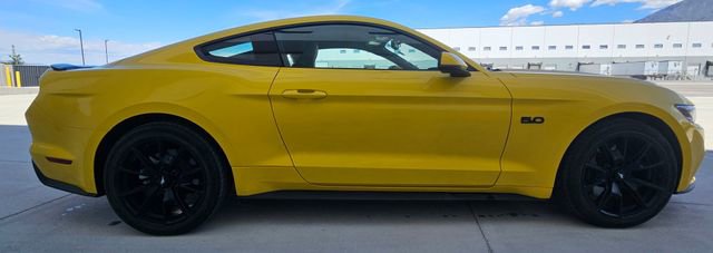 Certified 2017 Ford Mustang GT Premium w/ Black Accent Package RWD image 15