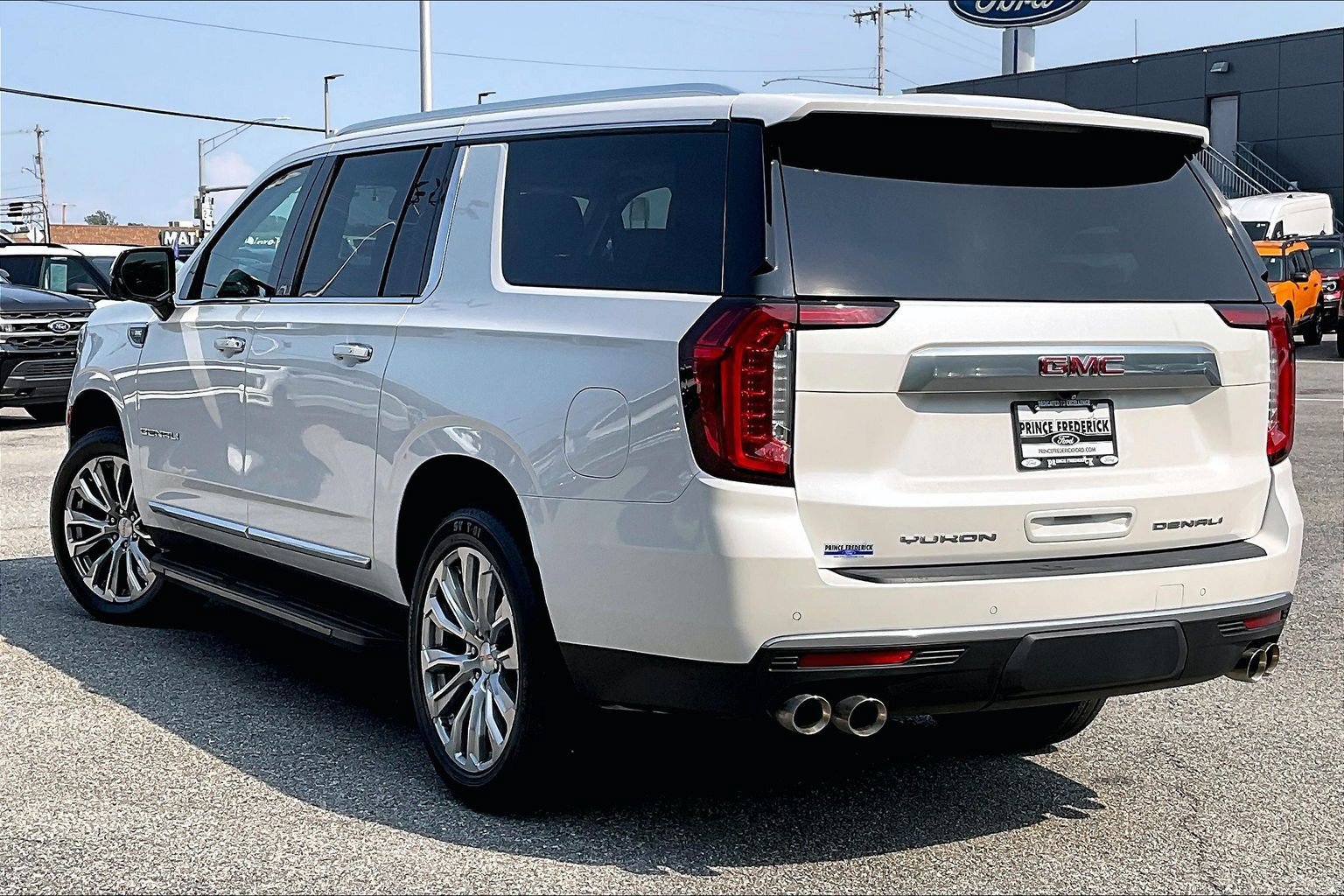 Used 2023 GMC Yukon XL Denali w/ Max Trailering Package AWD/4WD image 12