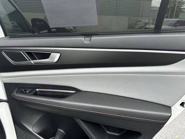 Used 2024 Volkswagen Atlas Peak Edition SE AWD/4WD image 41