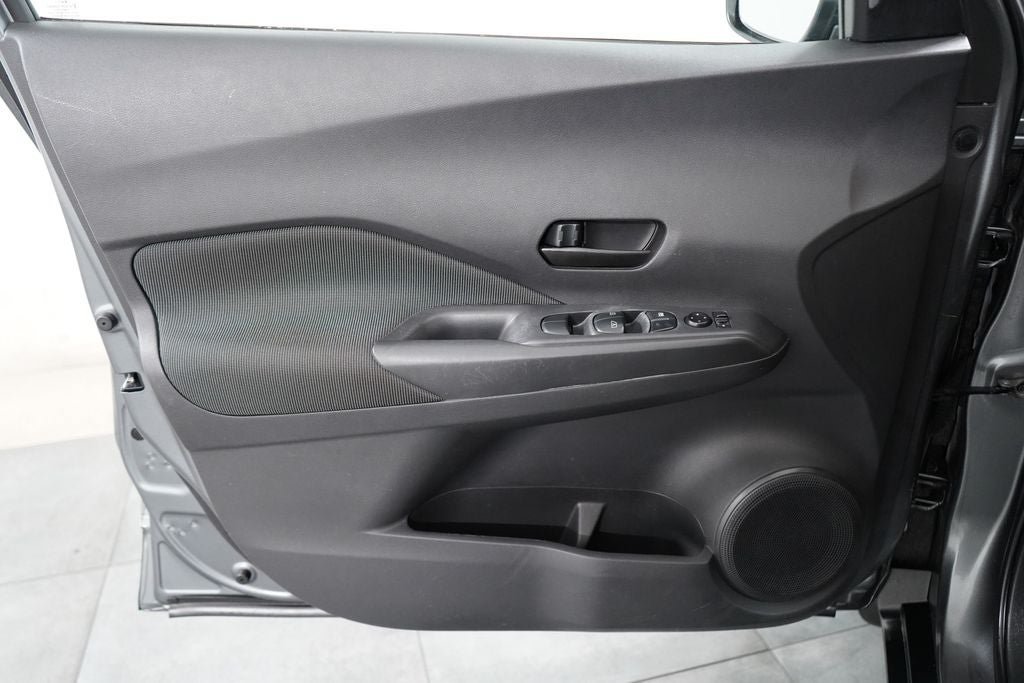 Used 2020 Nissan Kicks S FWD image 18