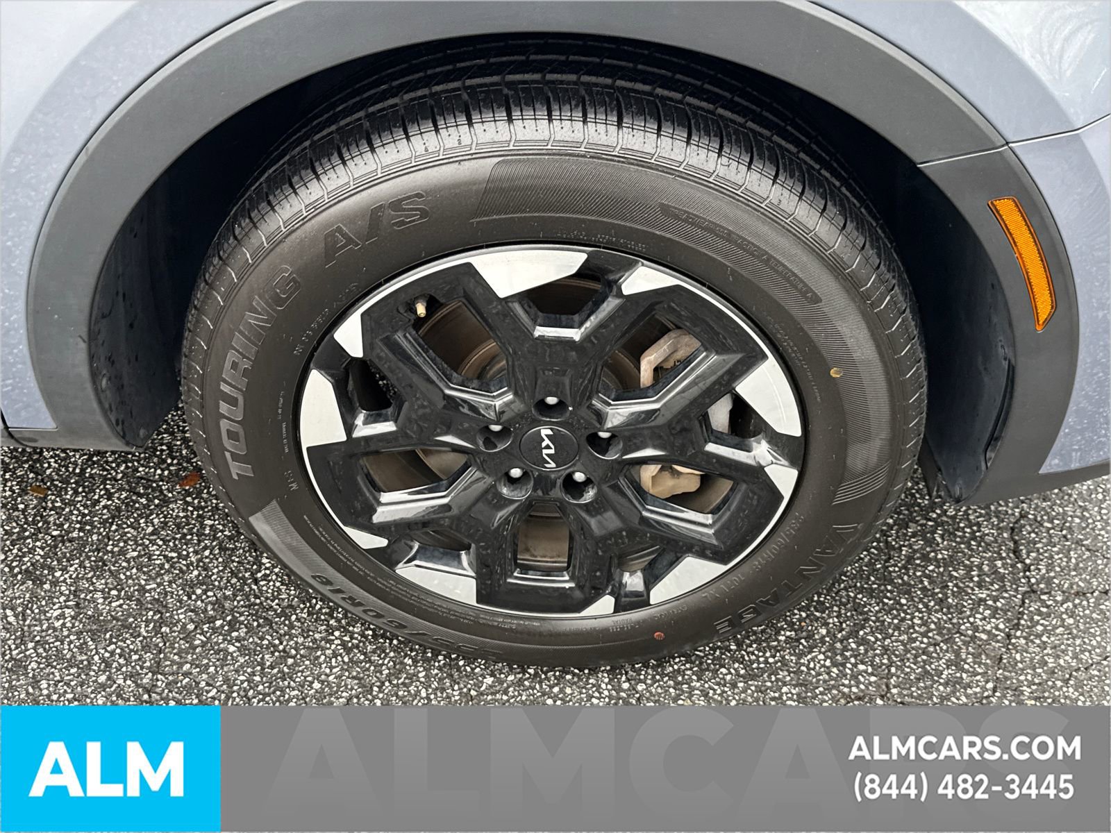 Used 2024 Kia Sorento S image 16