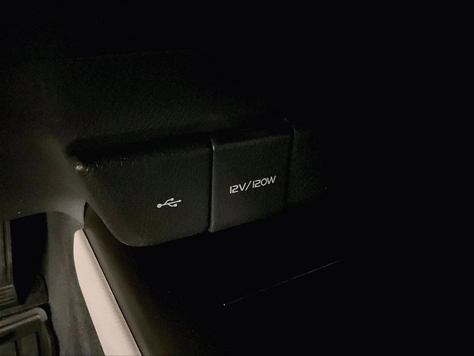 Used 2024 Toyota Camry LE image 31