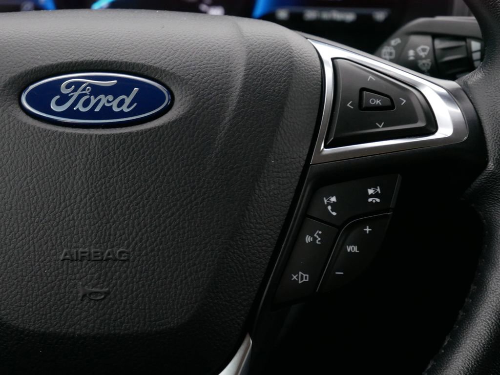 Certified 2024 Ford Edge Titanium image 18