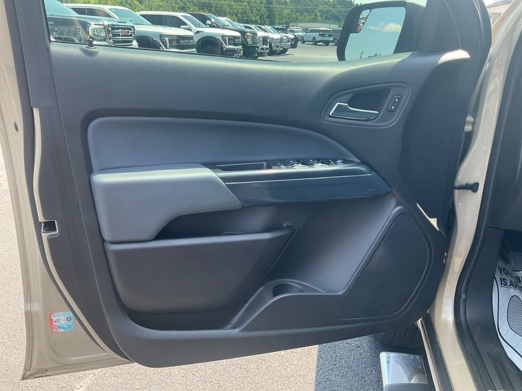 Used 2022 Chevrolet Colorado Z71 AWD/4WD image 17