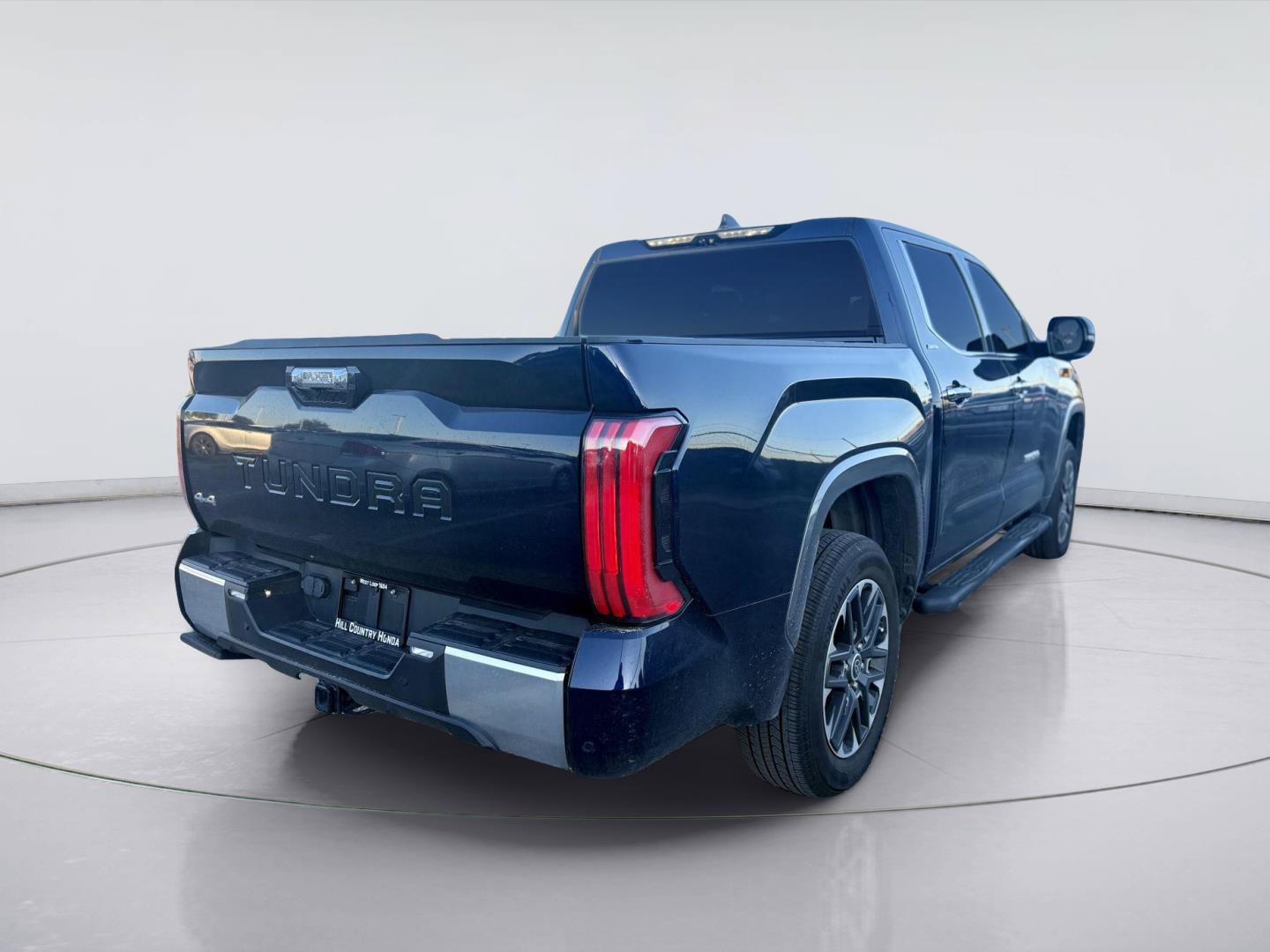 Used 2023 Toyota Tundra Limited AWD/4WD image 4
