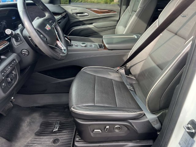 Used 2023 Cadillac Escalade Premium Luxury w/ Performance Package AWD/4WD image 21