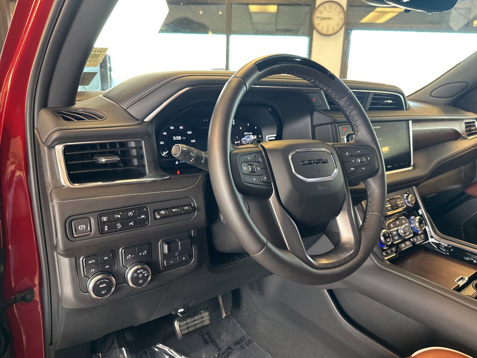 Used 2024 GMC Yukon Denali Ultimate w/ LPO, Floor Liner Package image 16