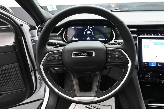 Used 2025 Jeep Grand Cherokee L Limited w/ Luxury Tech Group II AWD/4WD image 15