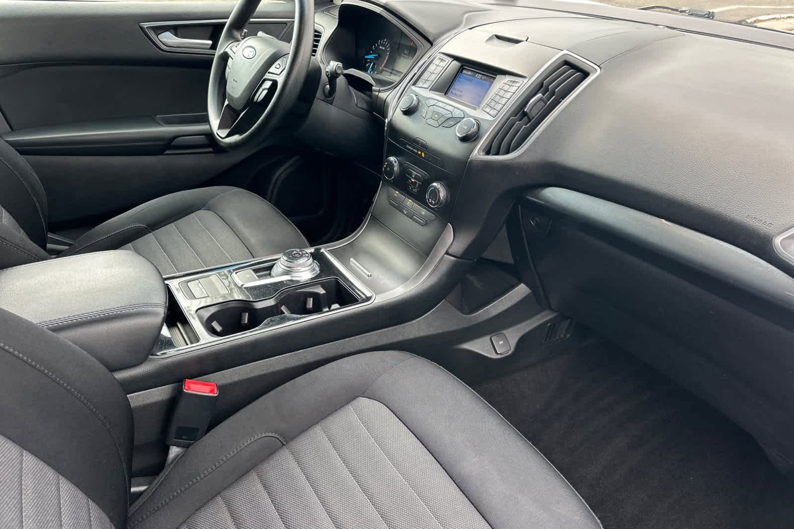 Certified 2019 Ford Edge SE w/ Cargo Accessory Package FWD image 17