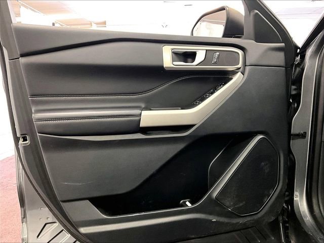 Certified 2022 Ford Explorer XLT w/ Equipment Group 202A AWD/4WD image 22
