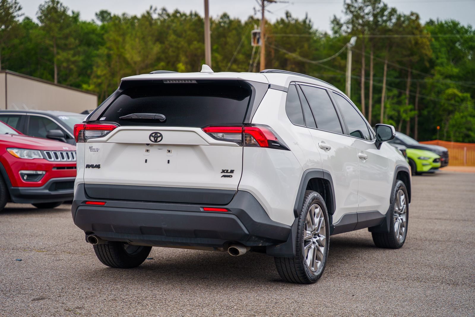Used 2020 Toyota RAV4 XLE Premium AWD/4WD image 7