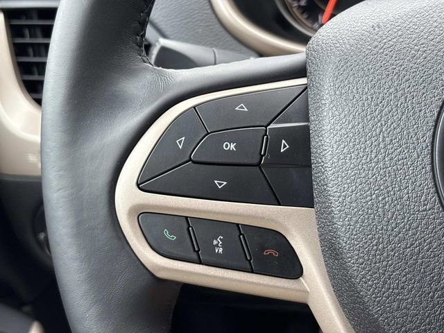 Used 2017 Jeep Cherokee Latitude w/ Comfort/Convenience Group image 26