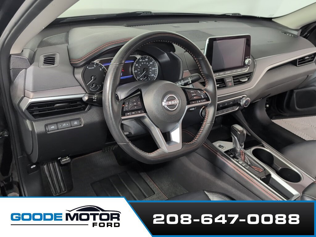 Used 2025 Nissan Altima 2.5 SR FWD image 8
