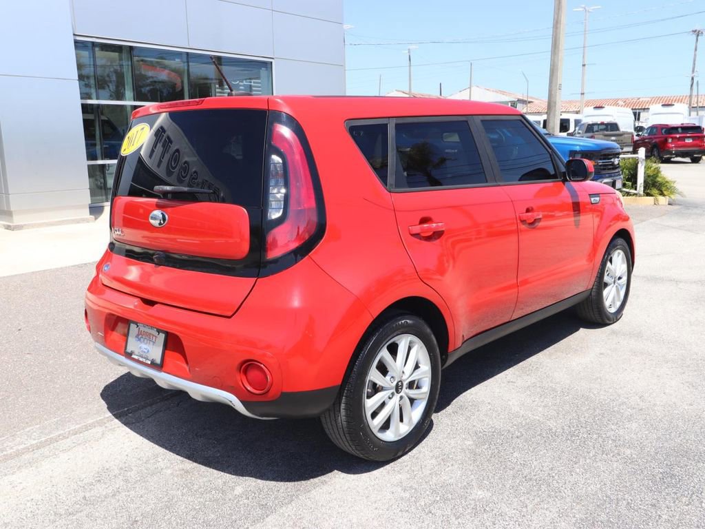 Used 2017 Kia Soul + FWD image 5