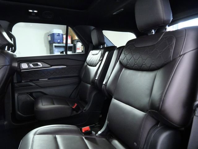 Certified 2025 Ford Explorer Platinum w/ LUX Leather Package AWD/4WD image 14