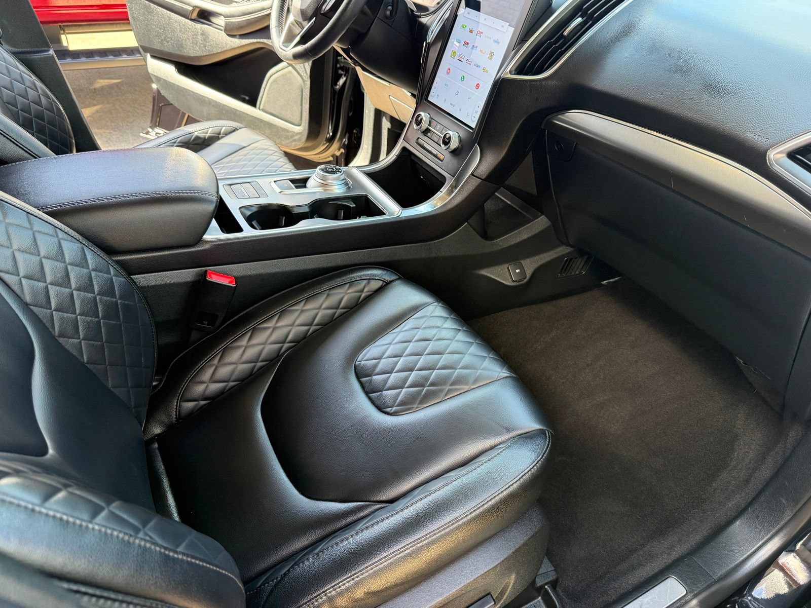 Certified 2024 Ford Edge Titanium AWD/4WD image 16